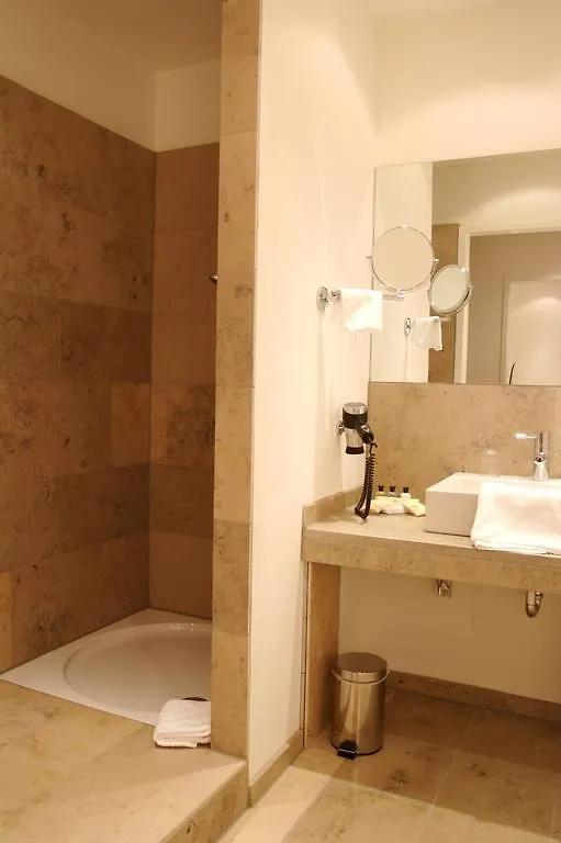 Burns Art & Culture Hotel Düsseldorf