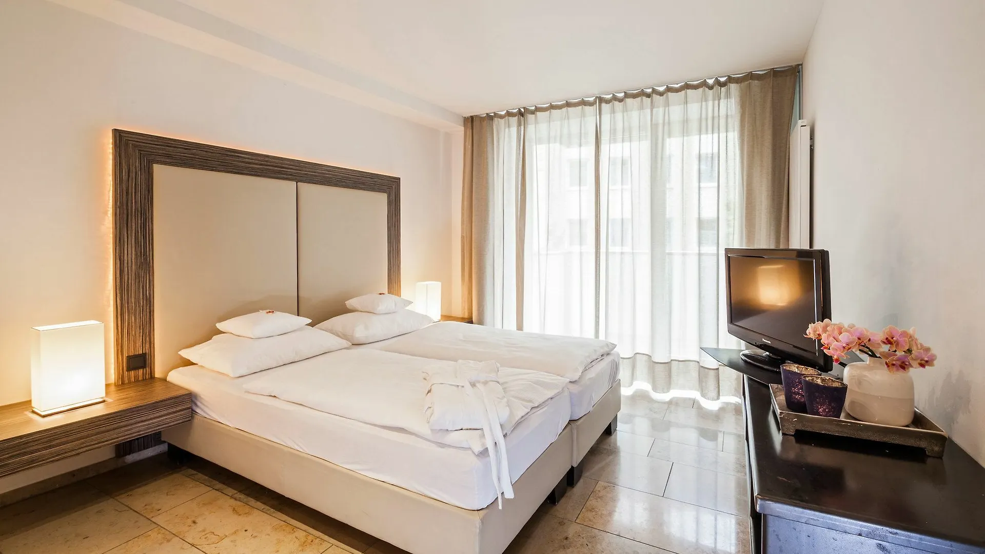 ****  Burns Art & Culture Hotel Düsseldorf Tyskland
